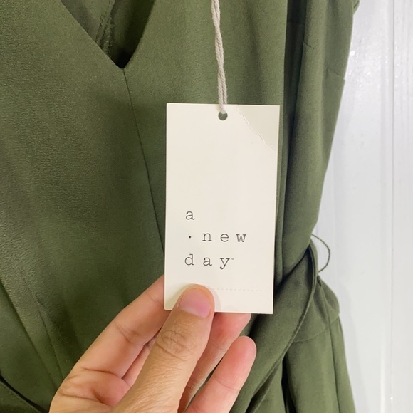A new day - Army Green sleeveless Jump Suit XS - Picture 7 of 16